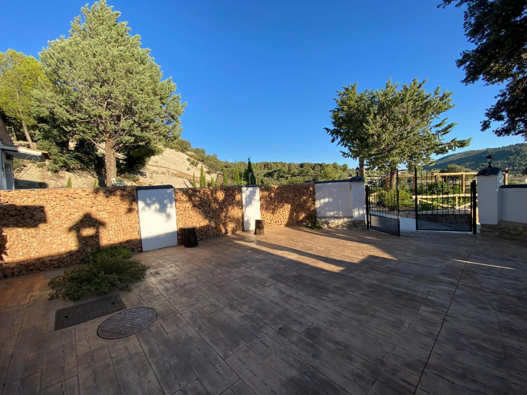 ENTRESIERRAS Apartamentos rurales con chimenea, barbacoa y espacio para eventos