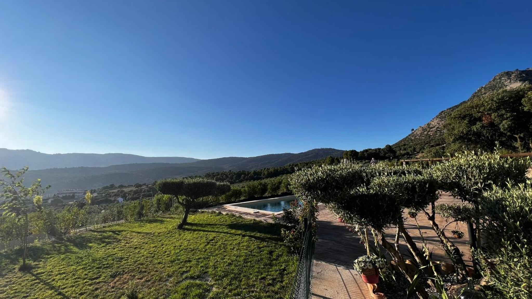 ENTRESIERRAS Apartamentos rurales con chimenea, barbacoa y espacio para eventos