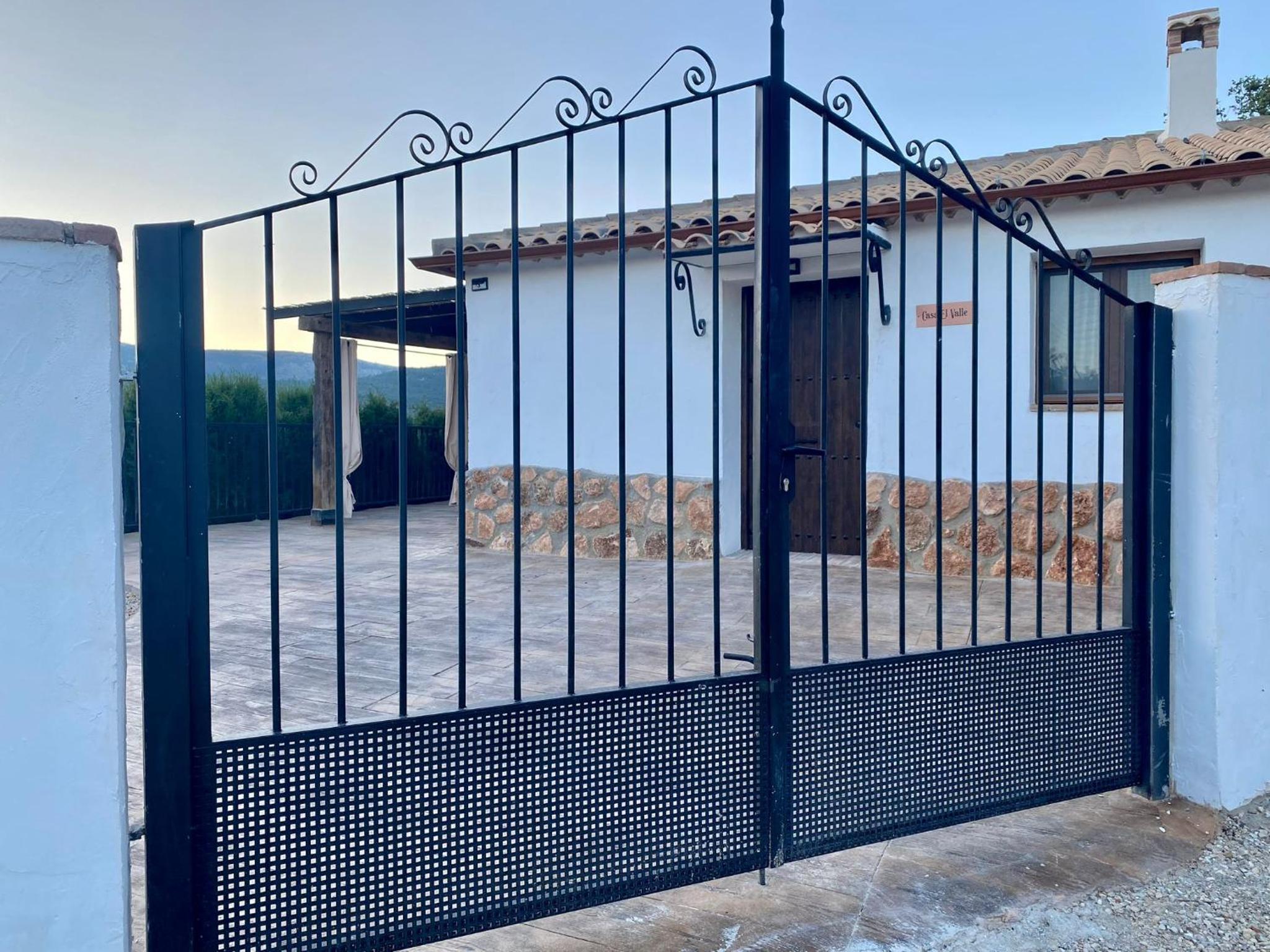 ENTRESIERRAS Apartamentos rurales con chimenea, barbacoa y espacio para eventos