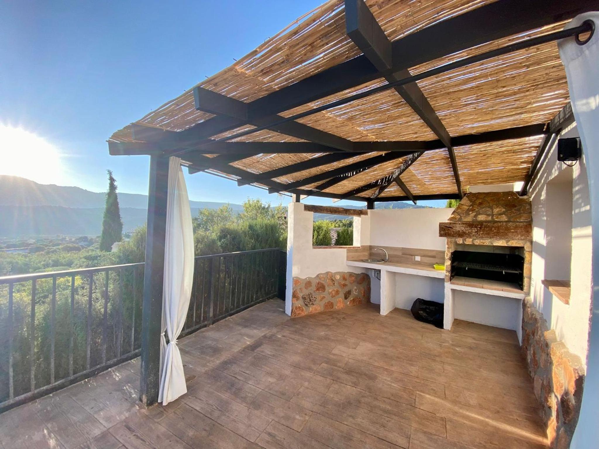 ENTRESIERRAS Apartamentos rurales con chimenea, barbacoa y espacio para eventos