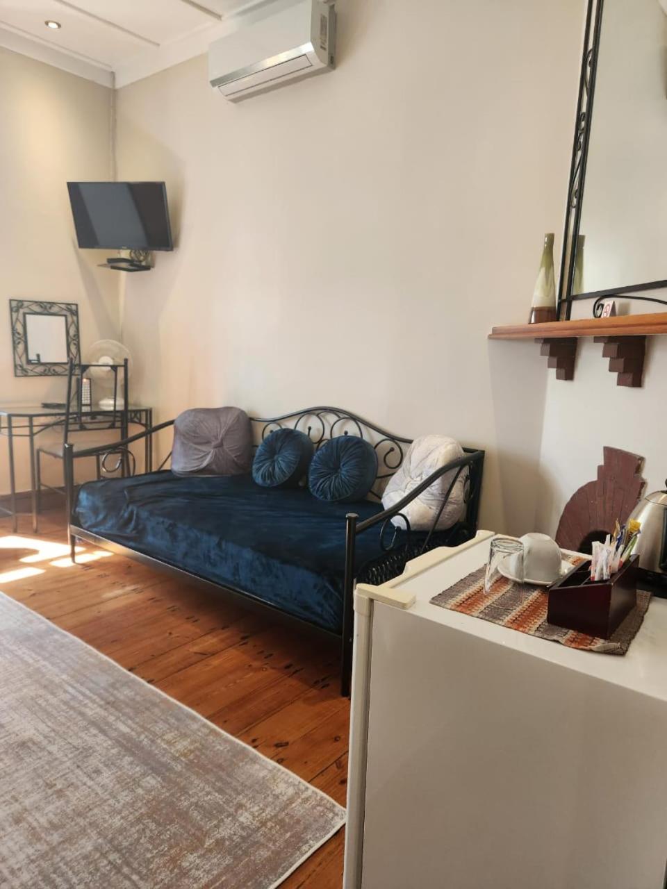 Unique Guest House