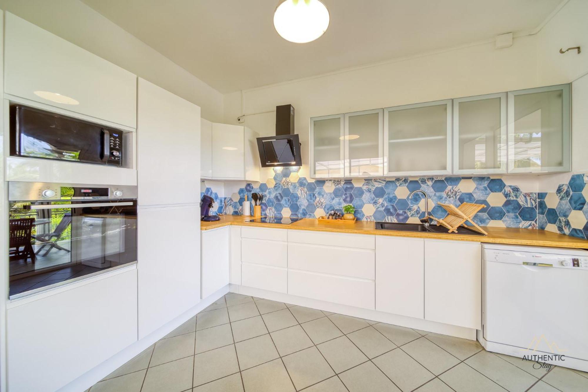Kaz Lao view 2