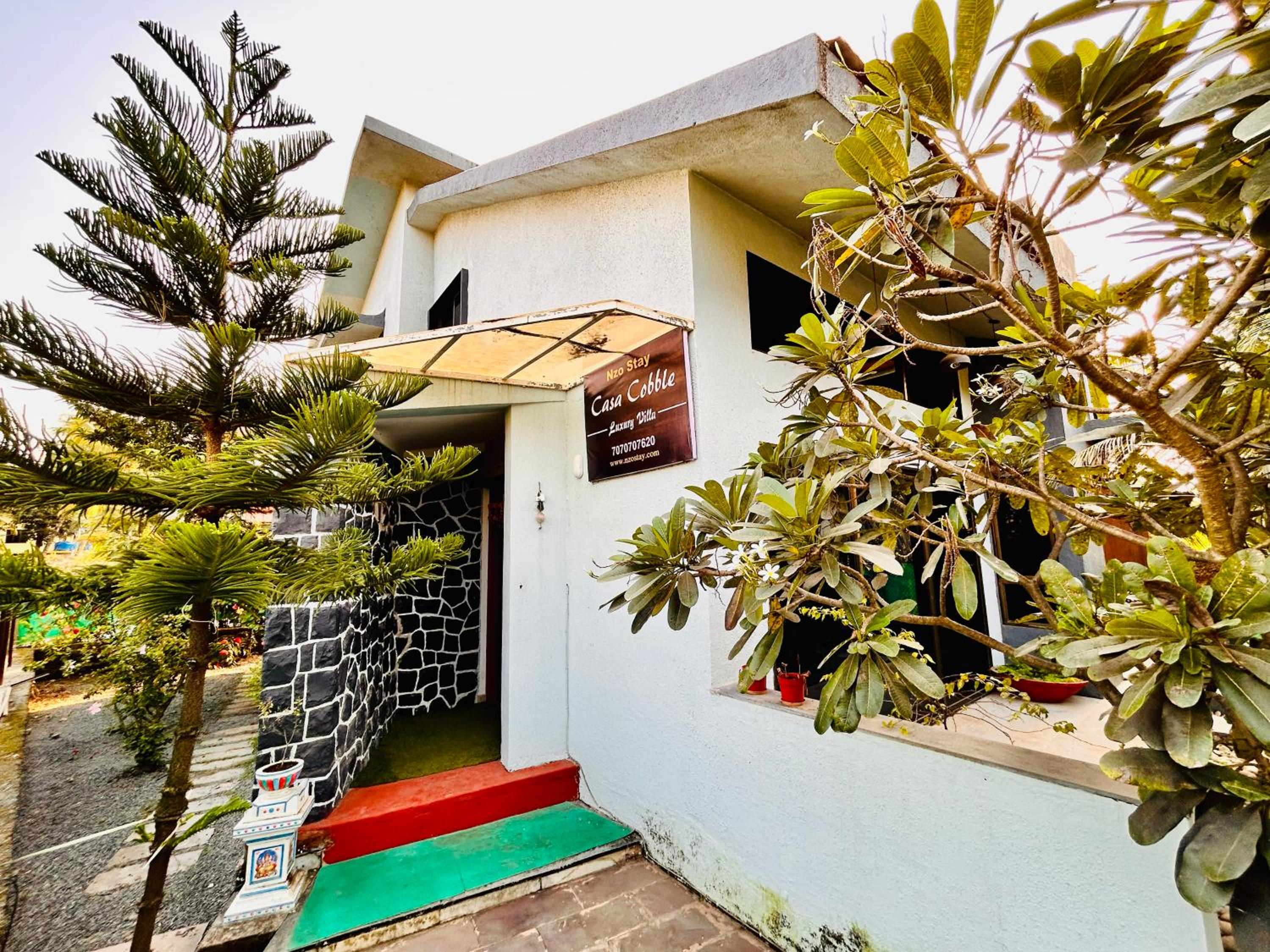 NzoStay Casa Cobble Luxury Villa Alibaug