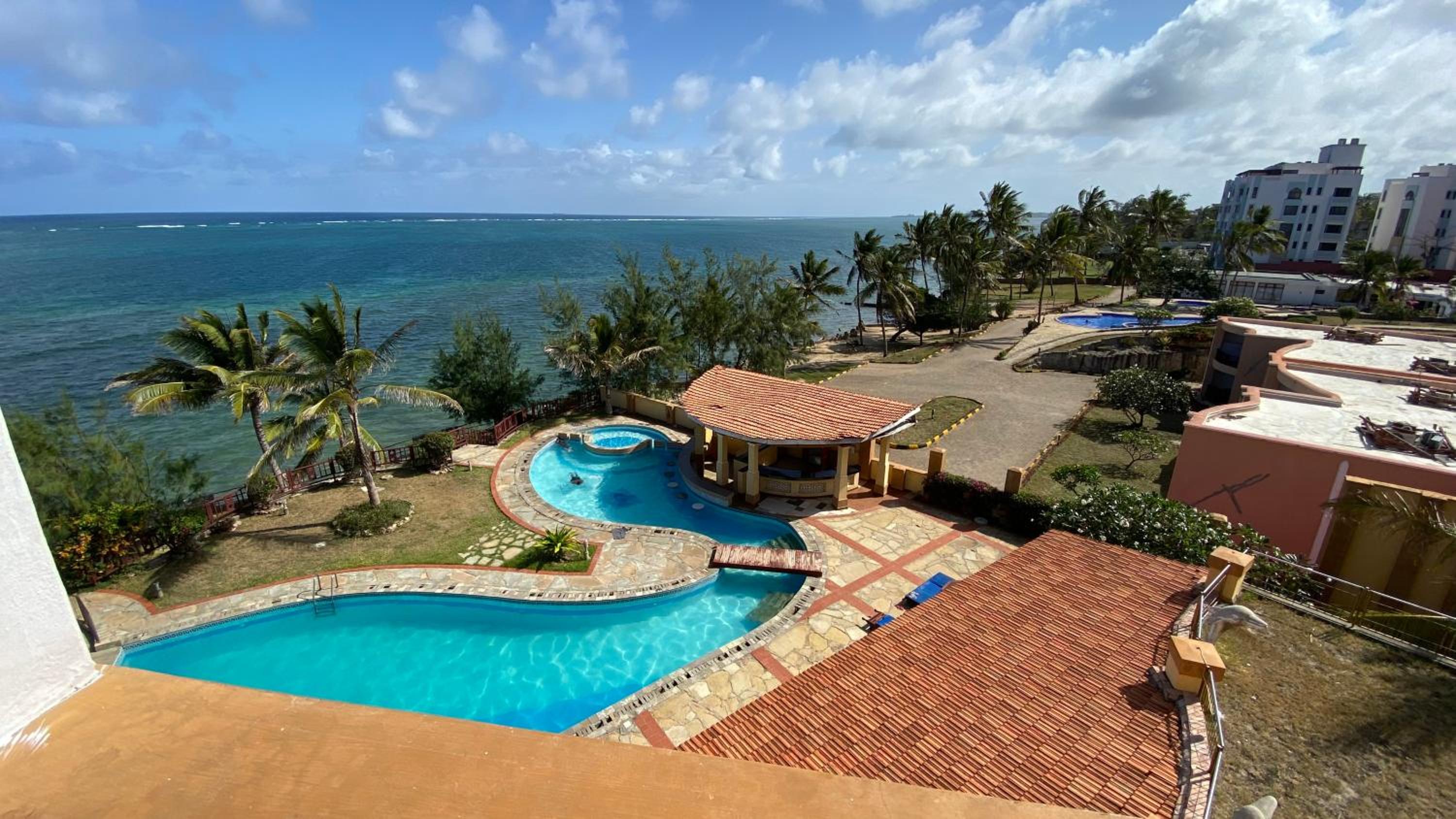 Lux Suites Eden Seafront Apartments view 3