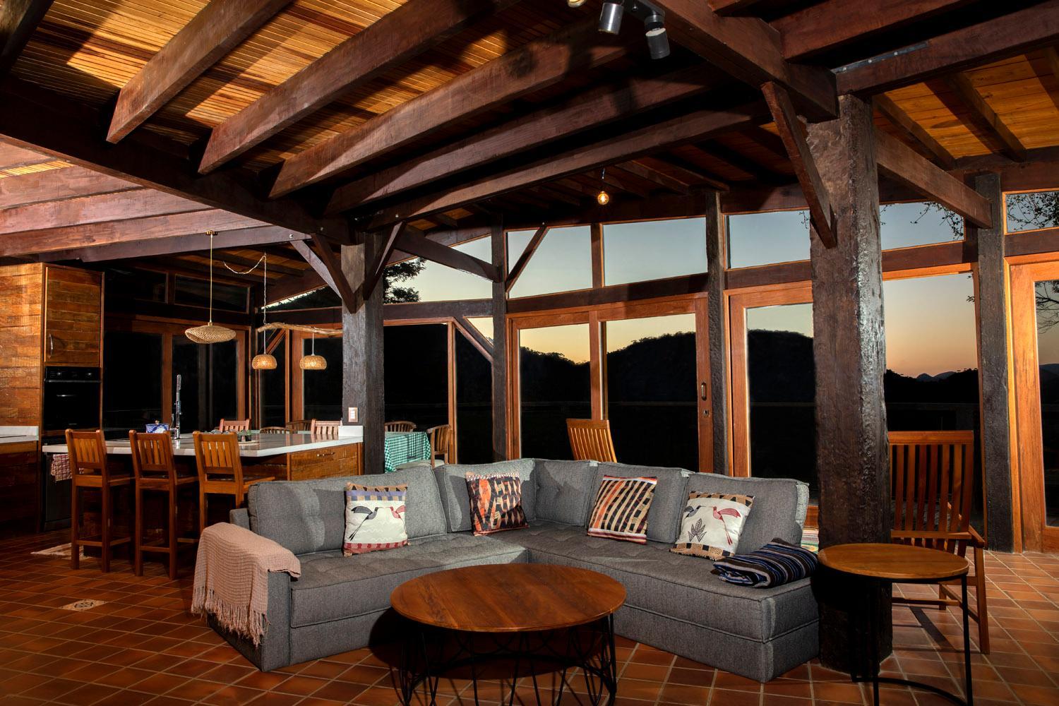 Eco Lodge de Construção Natural com Vista Panorâmica