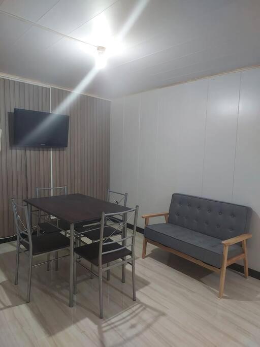 Apartamento segundo piso por día en isla teja