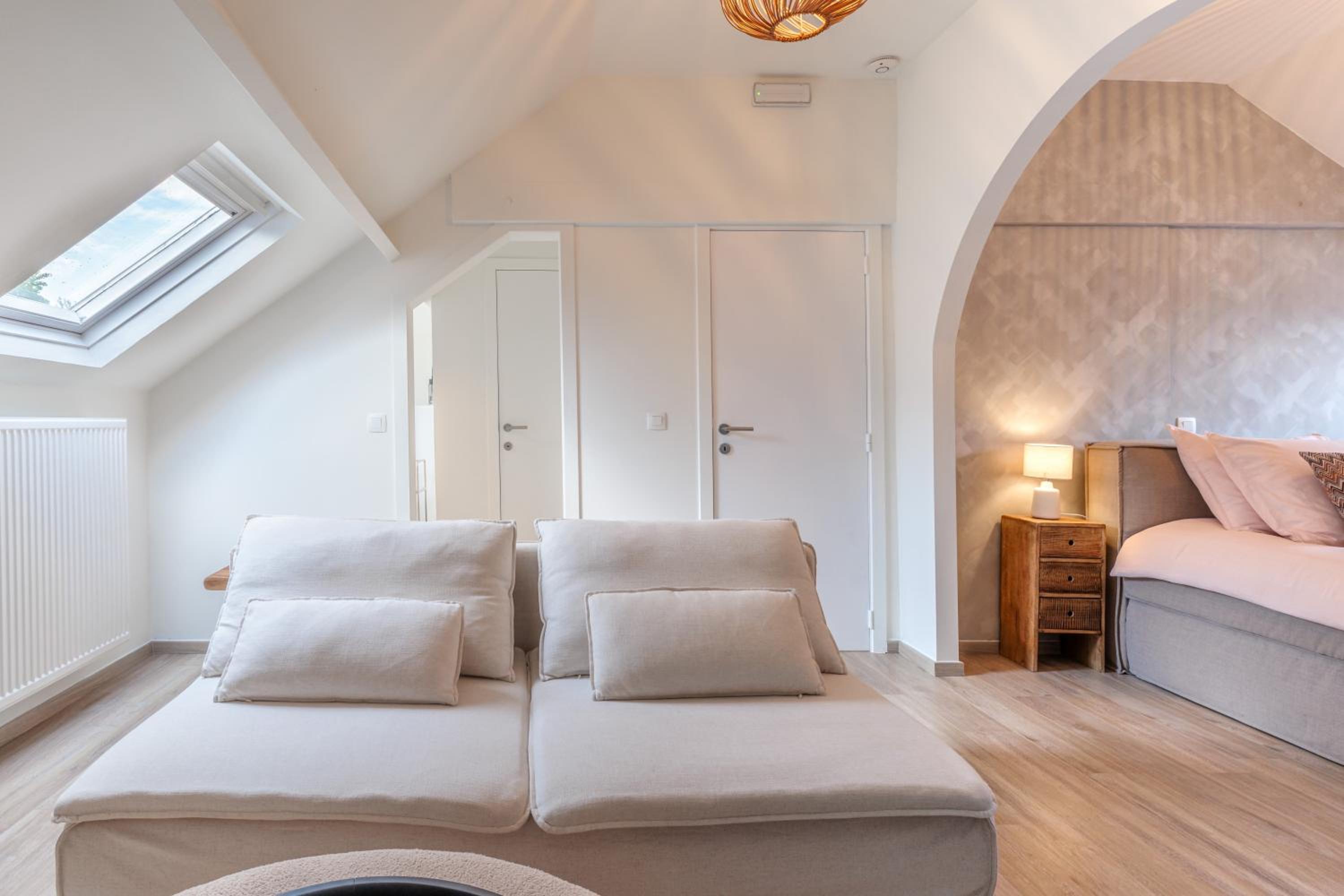 Maison La Belle Cosy 2-bedroom house with jacuzzi & airco