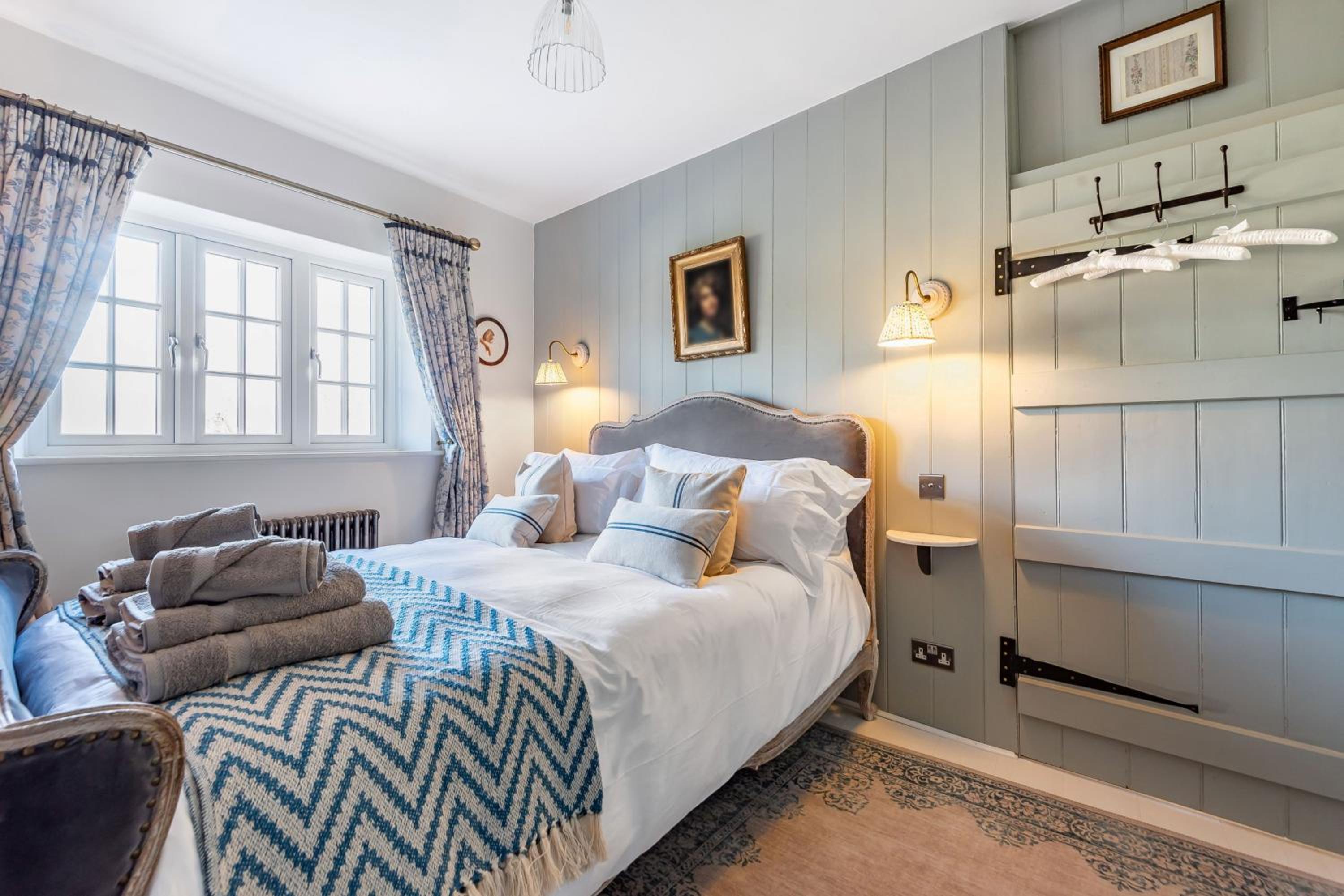 Little Dorset Cottage view 3