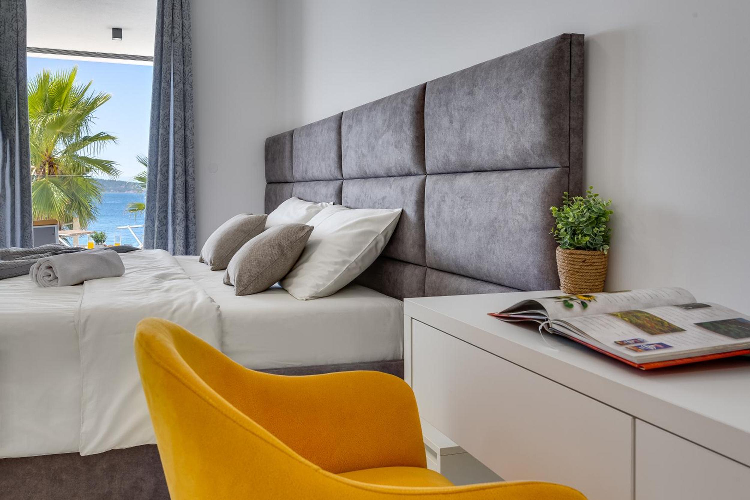 Captain Suite