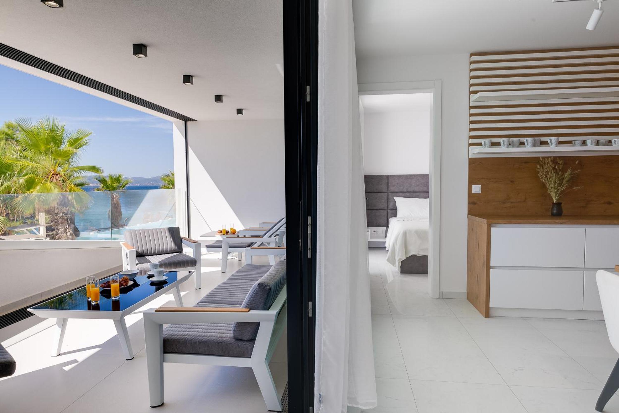 Captain Suite