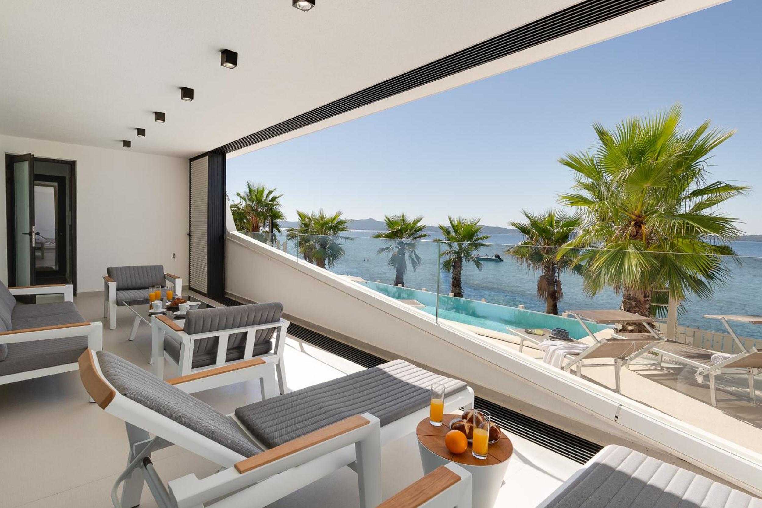 Captain Suite