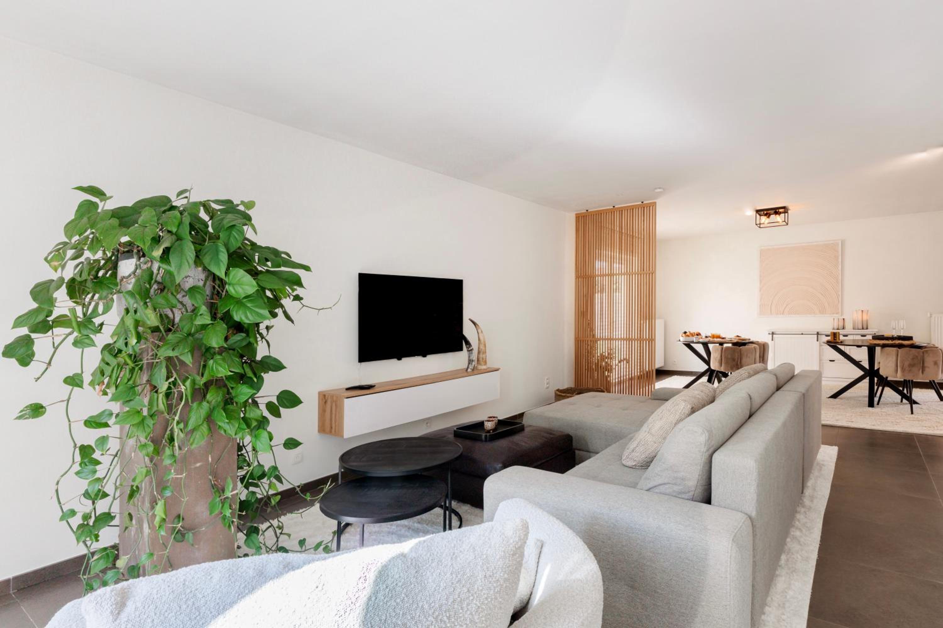 Maison La Belle Cosy 2-bedroom house with jacuzzi & airco