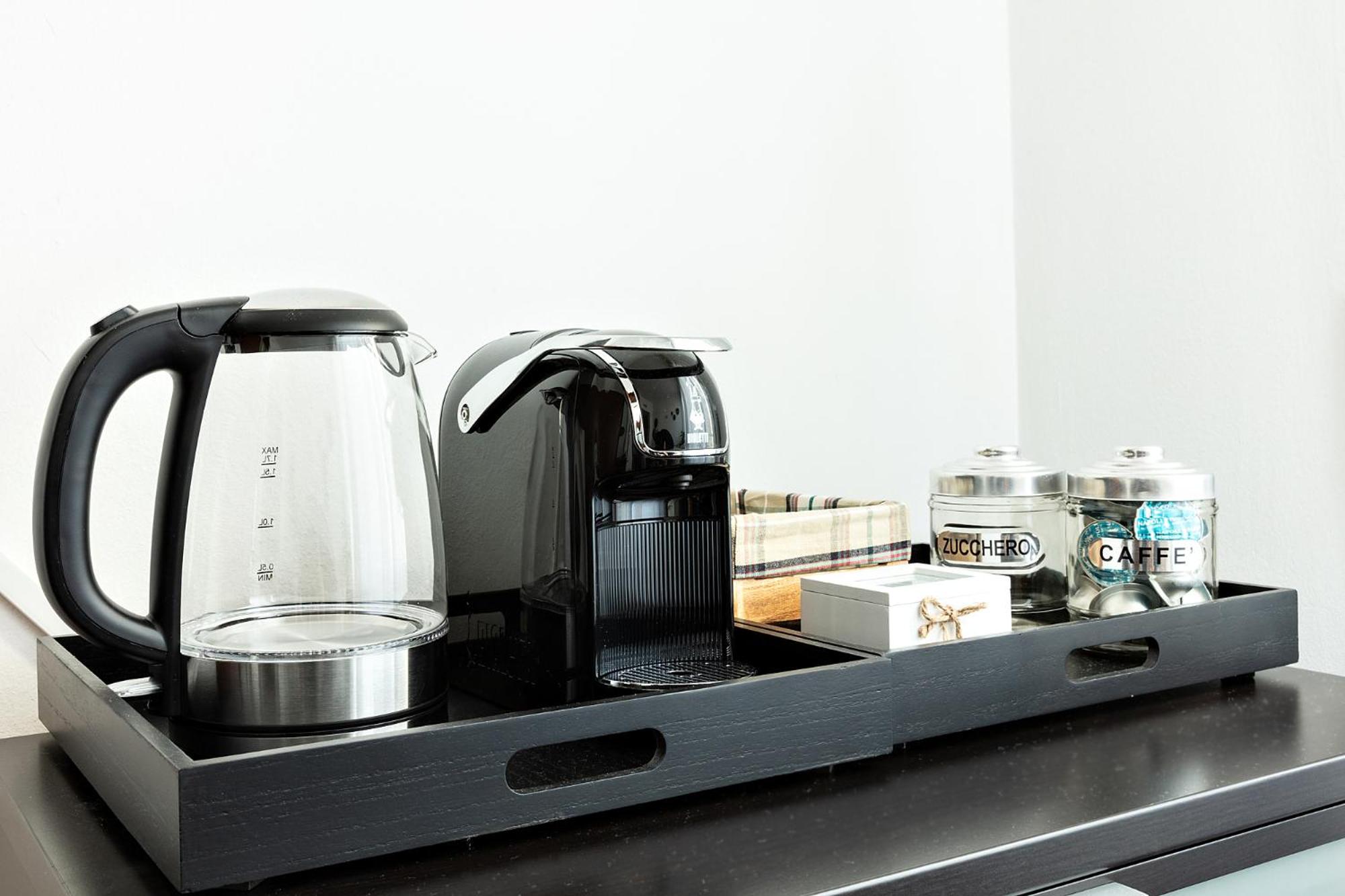 DeHomes - Business Suites, Milan Centre, Wi-Fi & Netflix, 10 minutes Duomo & more
