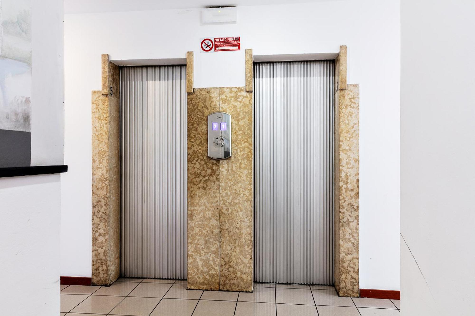 DeHomes - Business Suites, Milan Centre, Wi-Fi & Netflix, 10 minutes Duomo & more