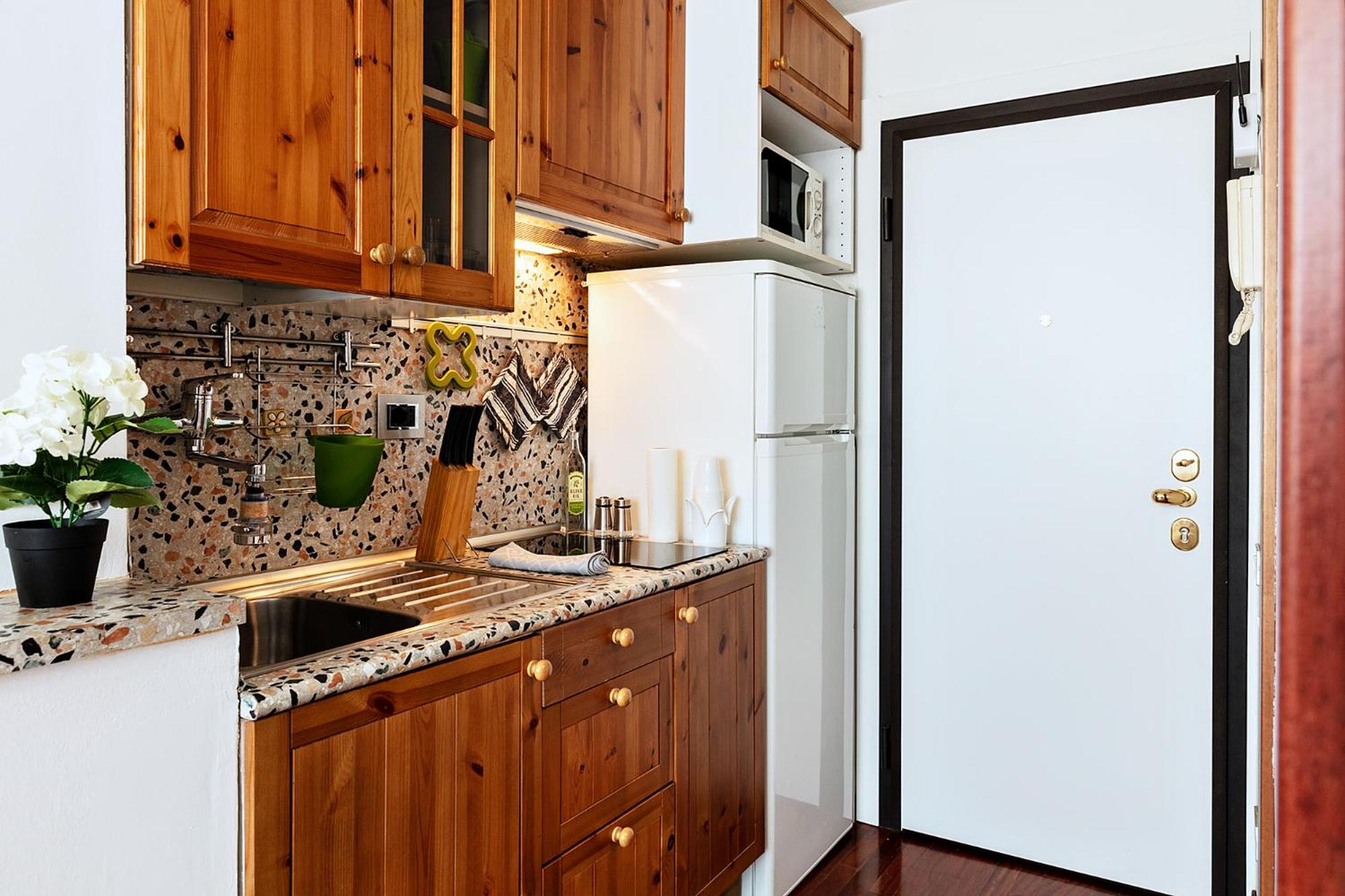 DeHomes - Business Suites, Milan Centre, Wi-Fi & Netflix, 10 minutes Duomo & more