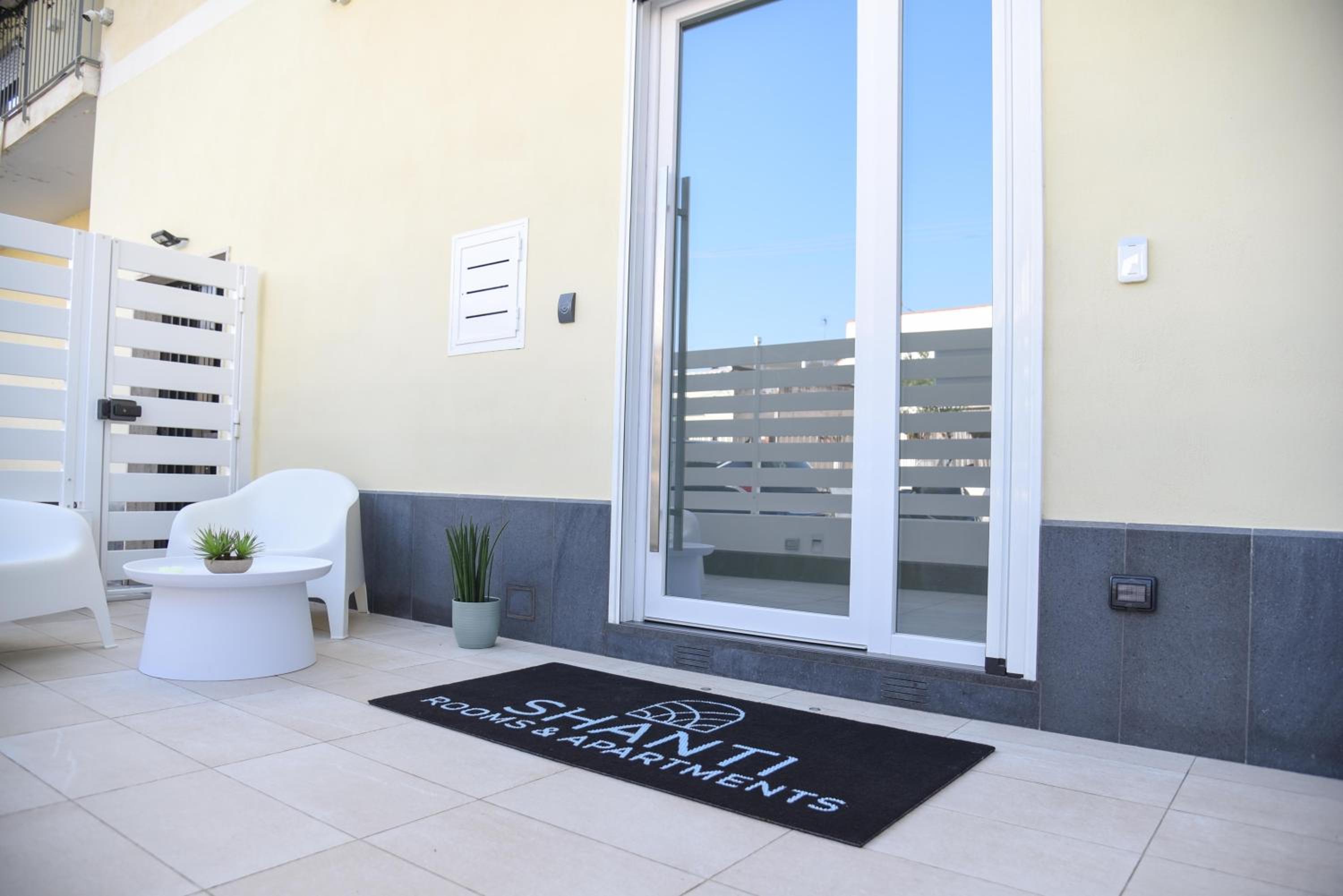 Shanti Rooms & Apartments Risorgimento view 5