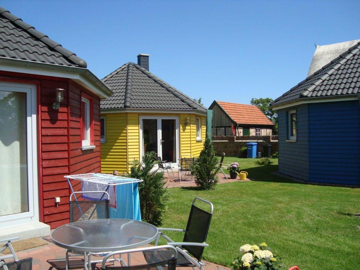 Bungalow-Gelb-Peters