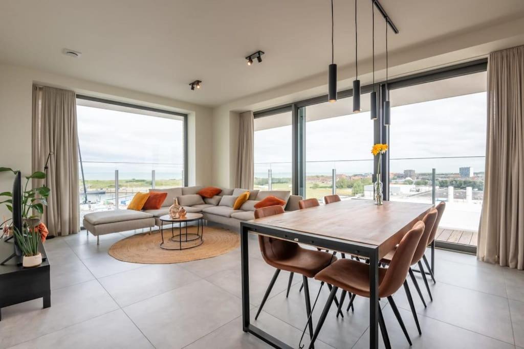 Pure luxe met zwembad en parking