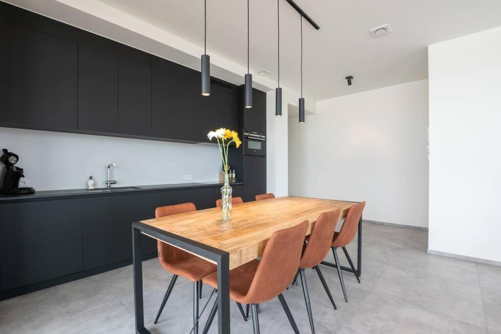 Pure luxe met zwembad en parking
