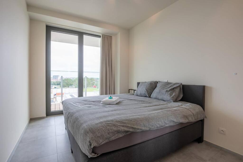 Pure luxe met zwembad en parking