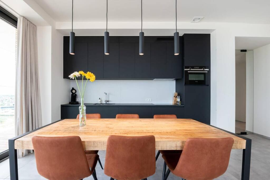 Pure luxe met zwembad en parking