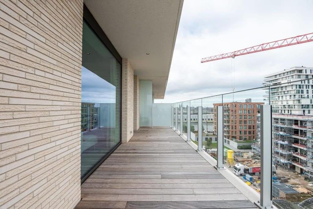 Pure luxe met zwembad en parking