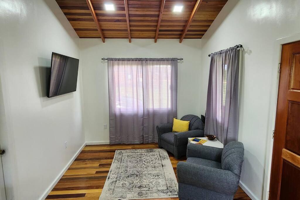 Full Cozy Cabin