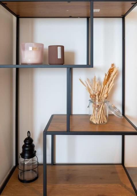 Pure luxe met zwembad en parking
