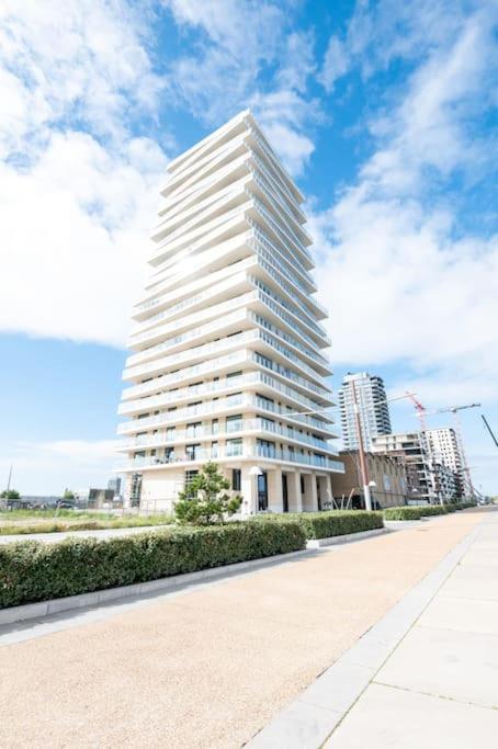 Pure luxe met zwembad en parking