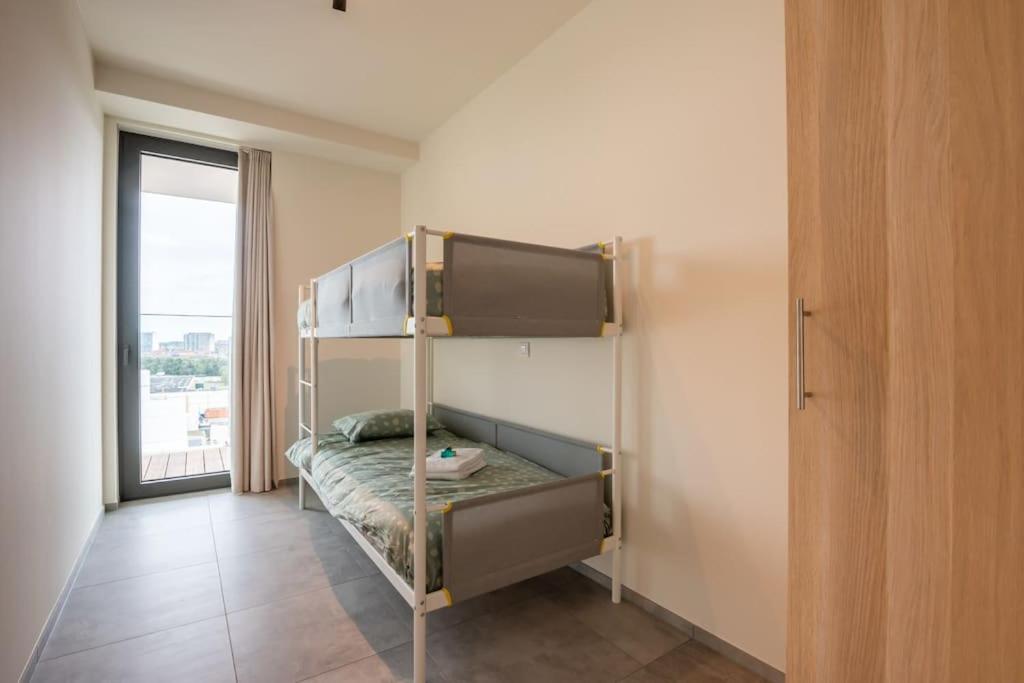 Pure luxe met zwembad en parking