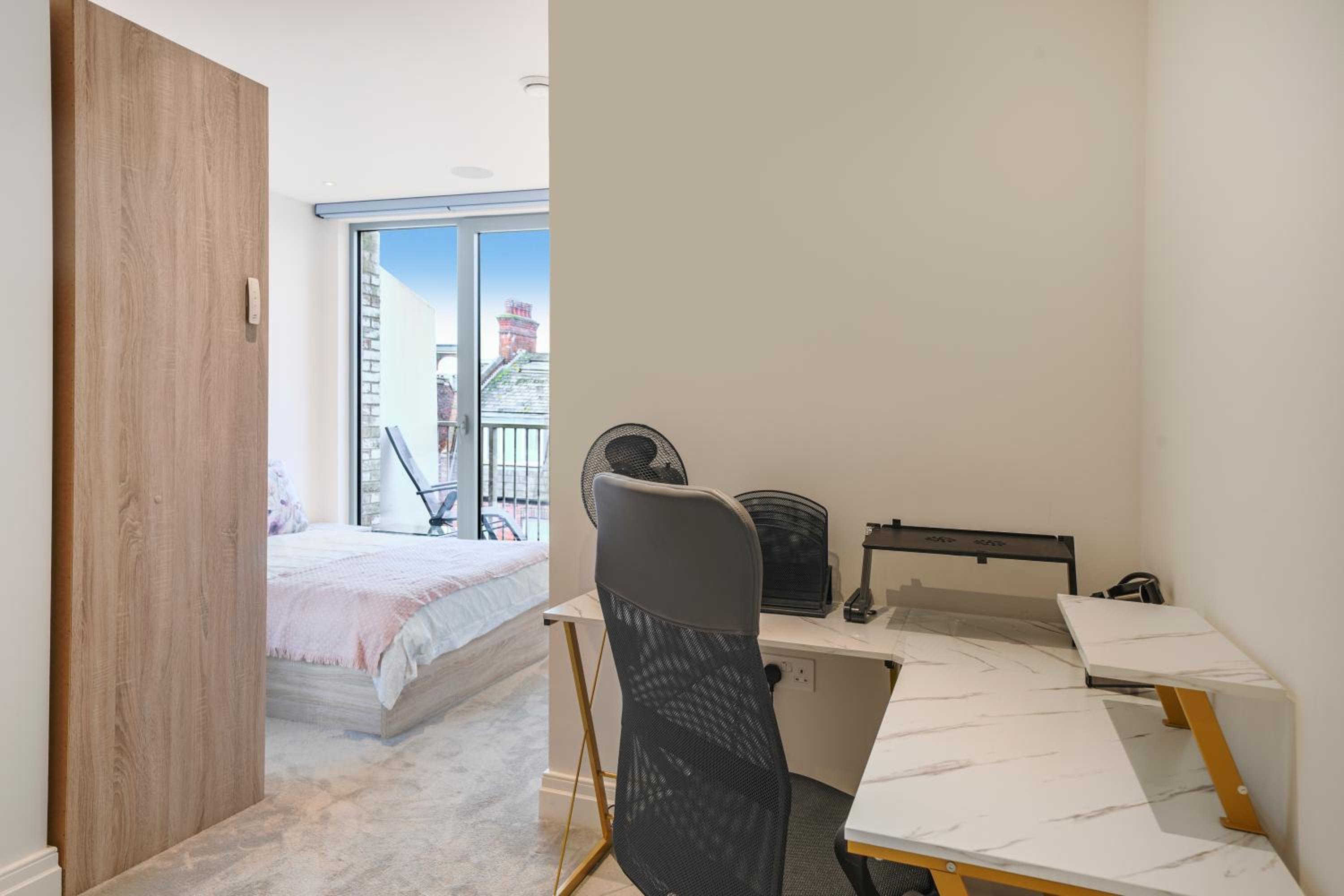 Utopian 3 bedroom Apartment Kilburn