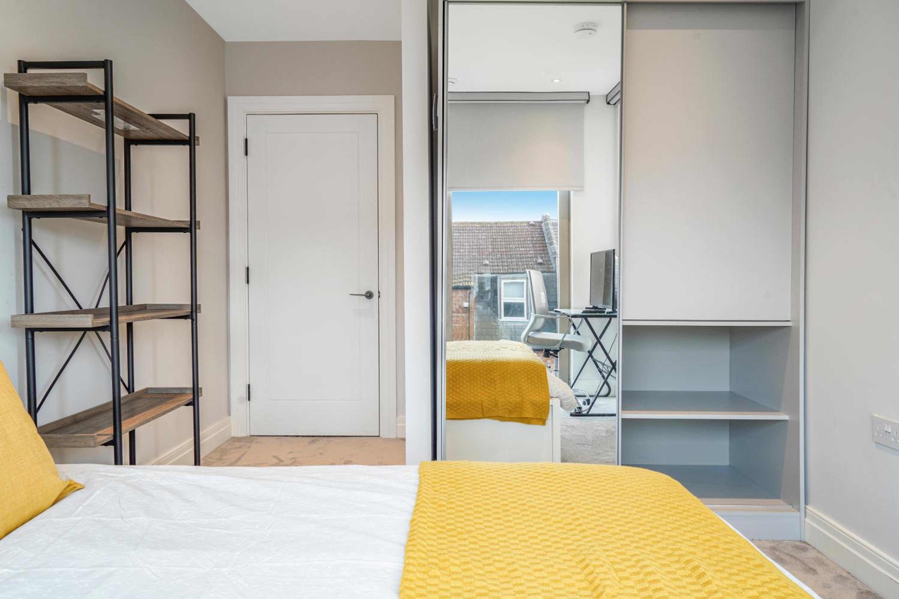 Utopian 3 bedroom Apartment Kilburn