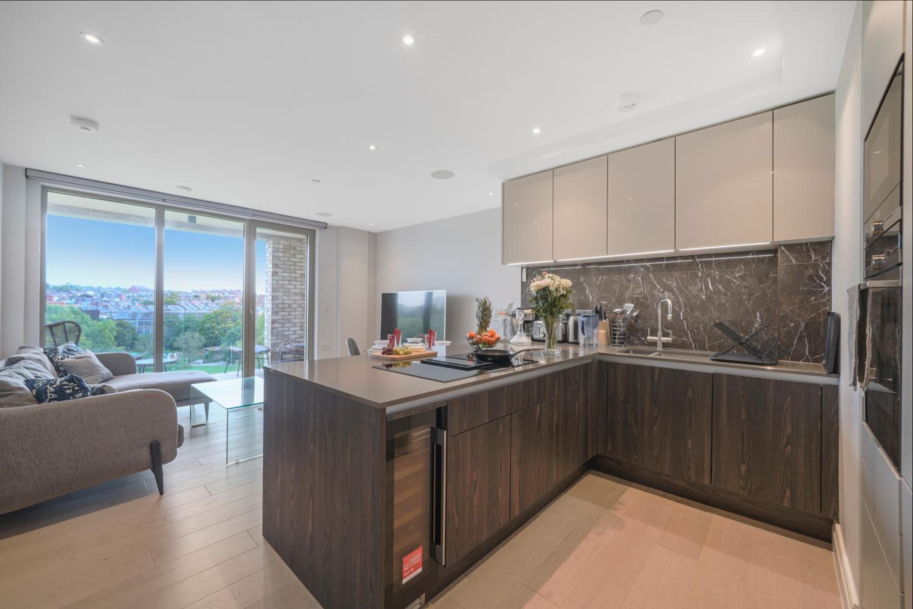 Utopian 3 bedroom Apartment Kilburn