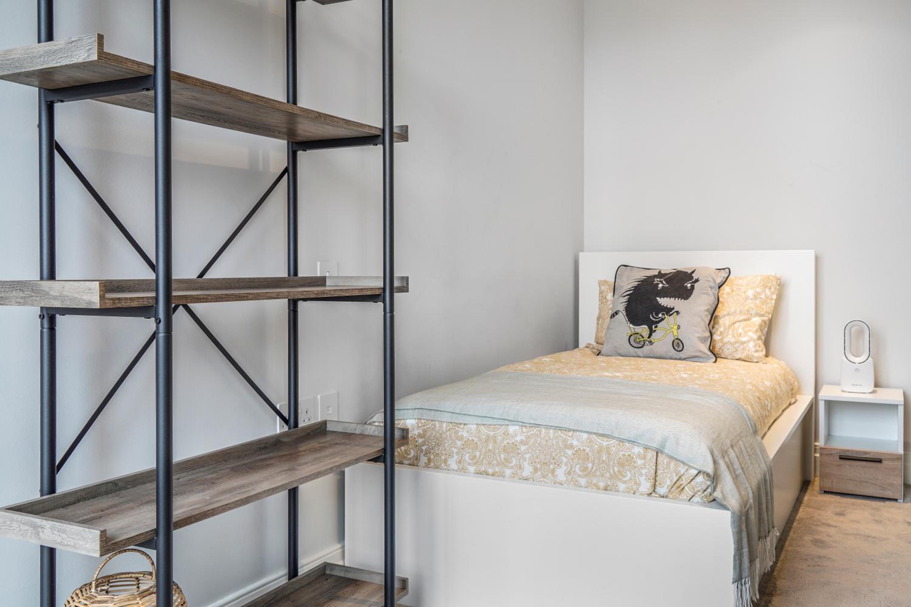 Utopian 3 bedroom Apartment Kilburn