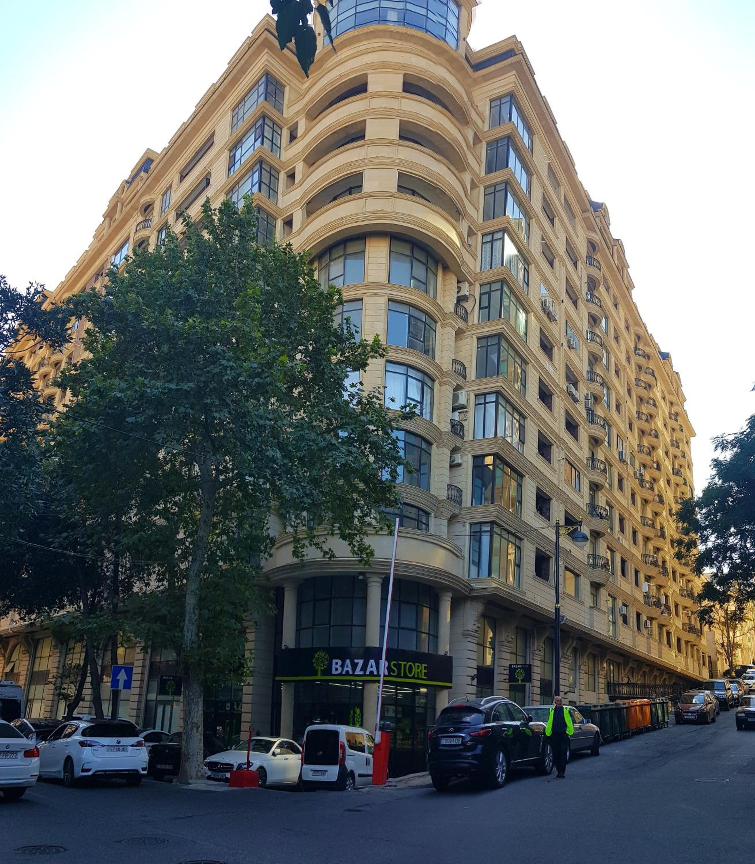 LUXOR Central Baku Apartmen on Nizami Street