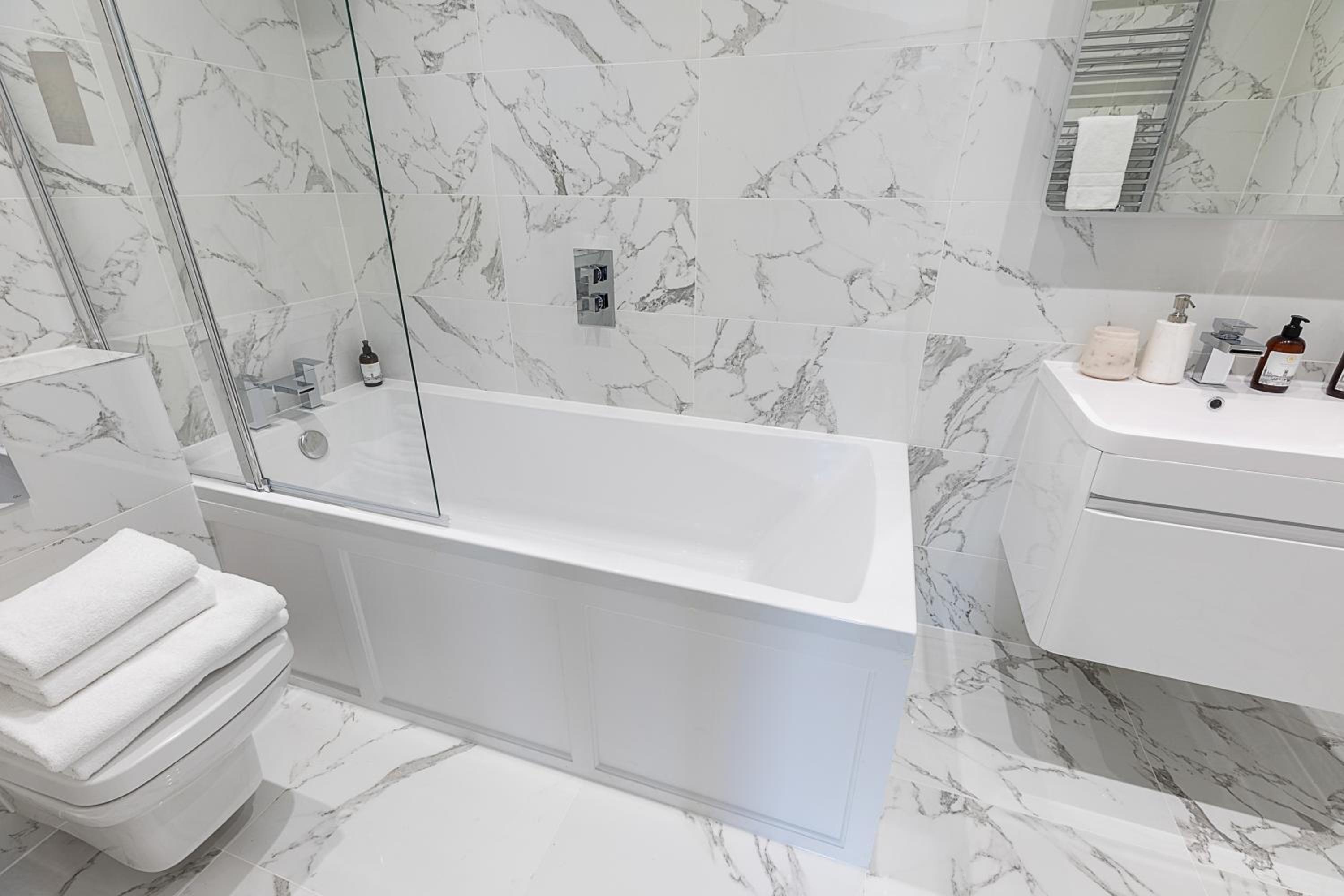 Astonishing flats near Mayfair & Piccadilly Circus