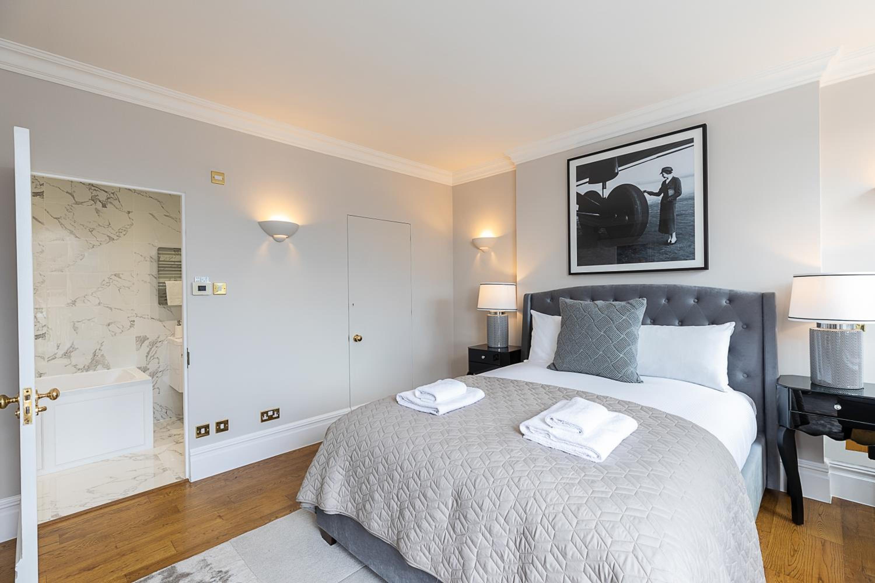 Astonishing flats near Mayfair & Piccadilly Circus