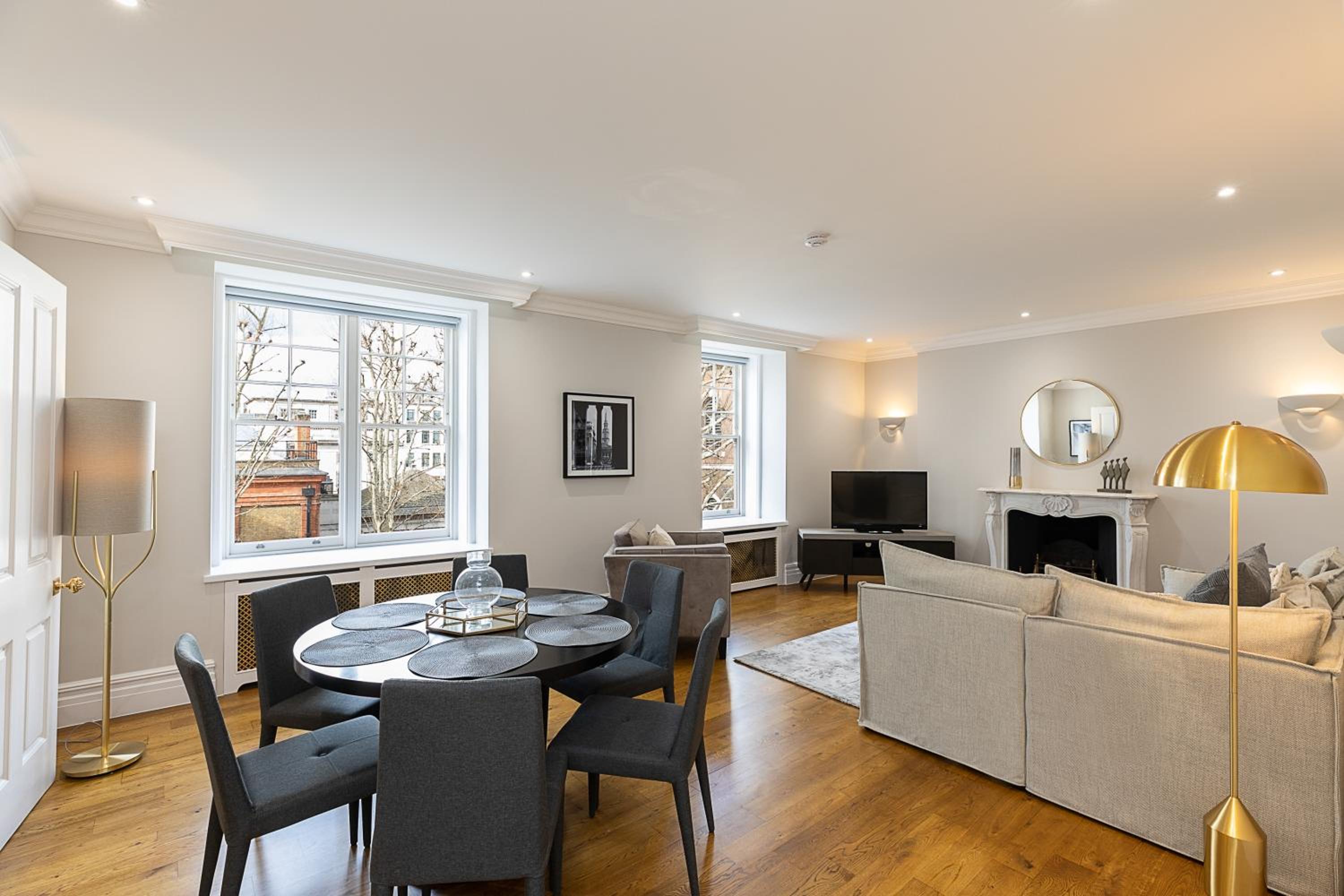 Astonishing flats near Mayfair & Piccadilly Circus