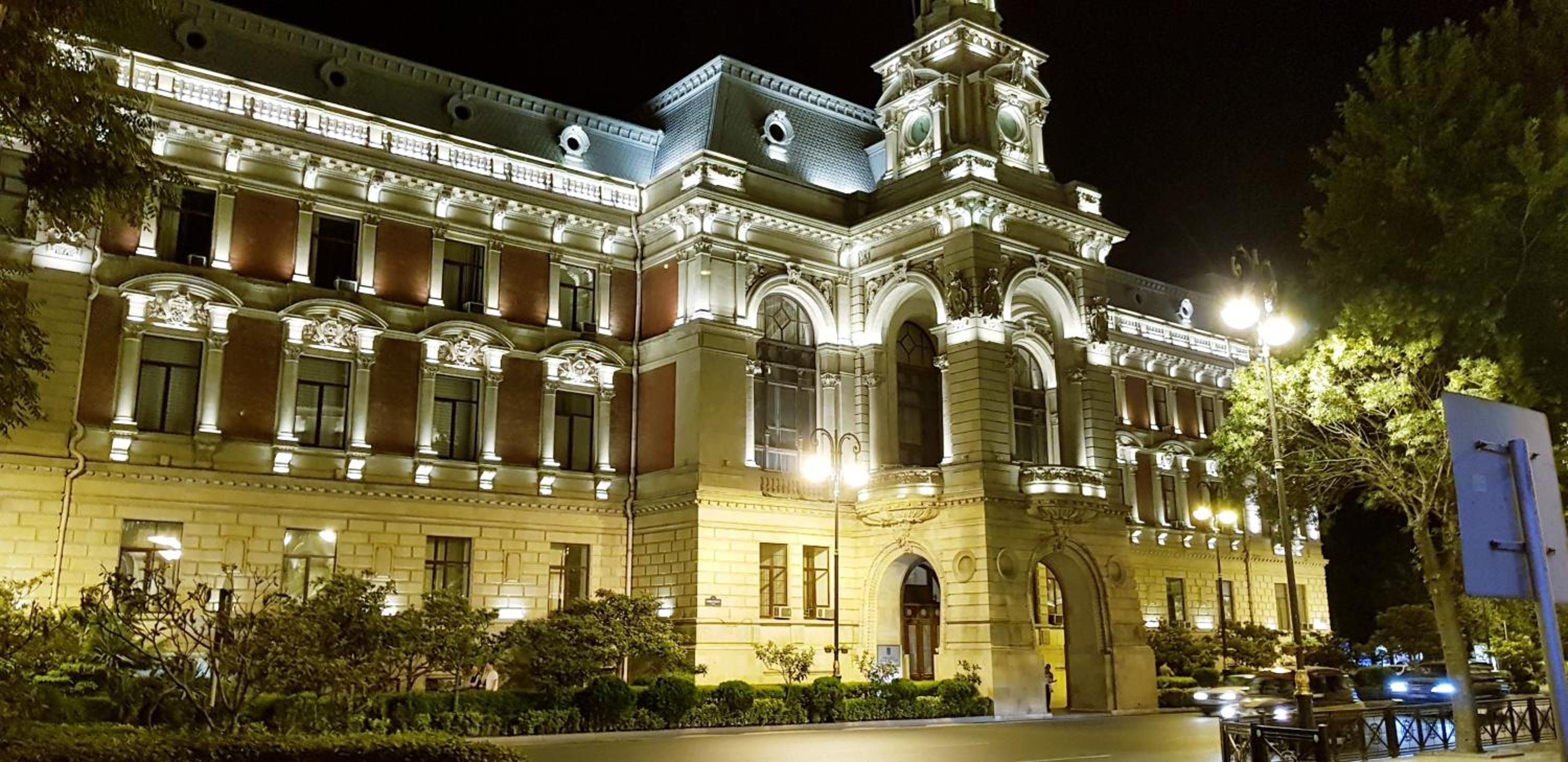 LUXOR Central Baku Apartmen on Nizami Street