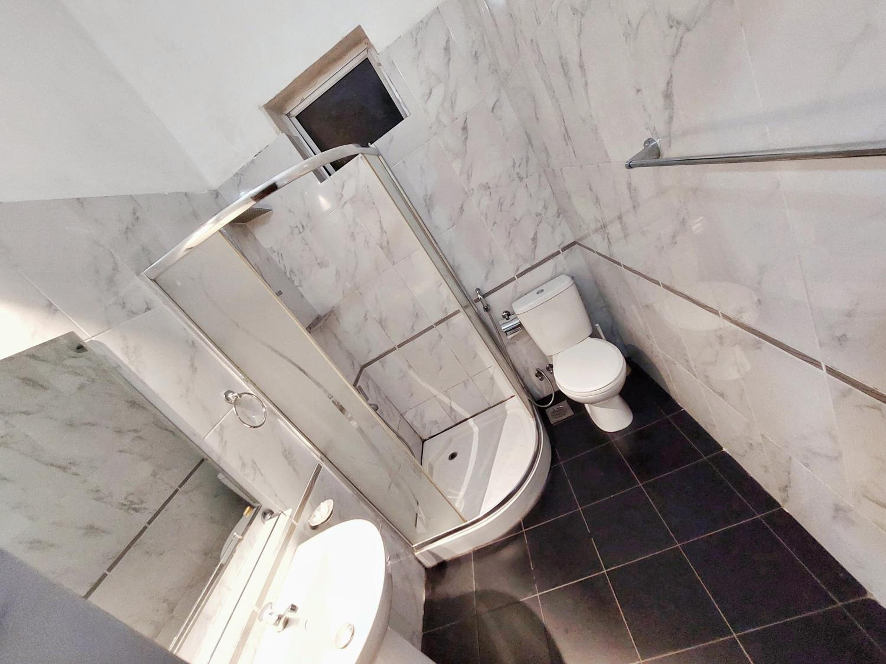 Photo 33