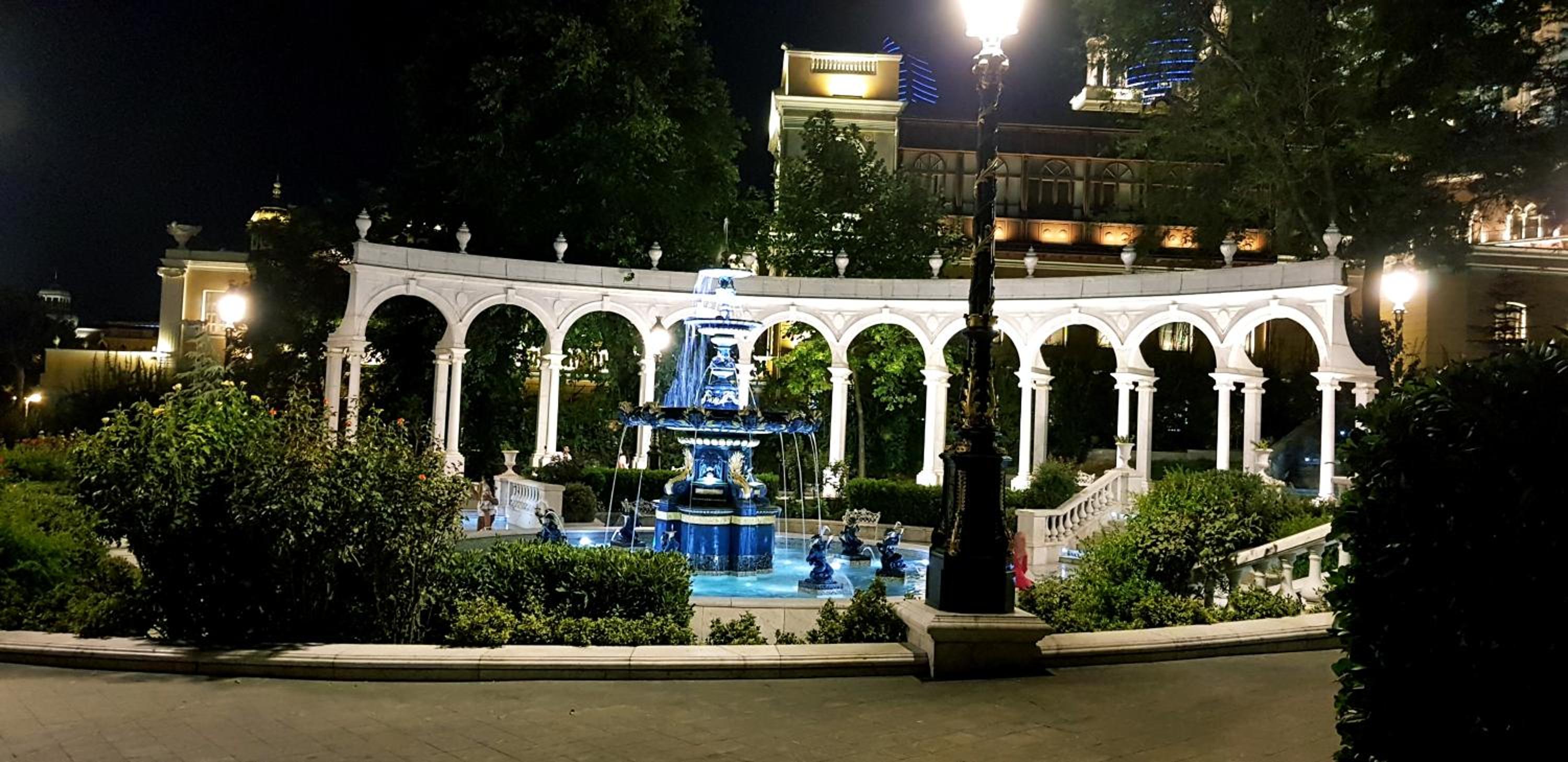 LUXOR Central Baku Apartmen on Nizami Street