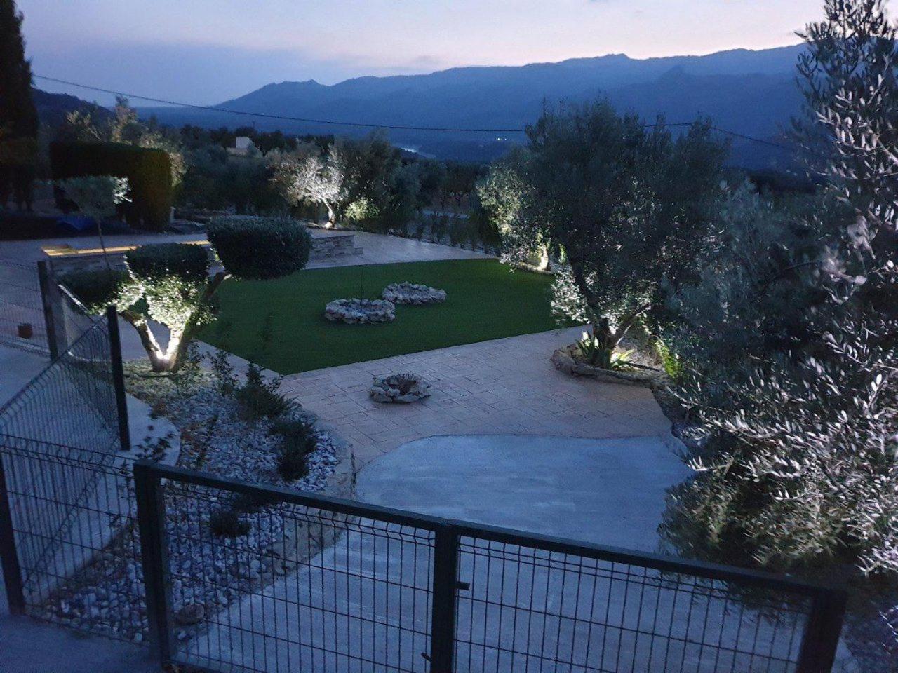 ENTRESIERRAS Apartamentos rurales con chimenea, barbacoa y espacio para eventos