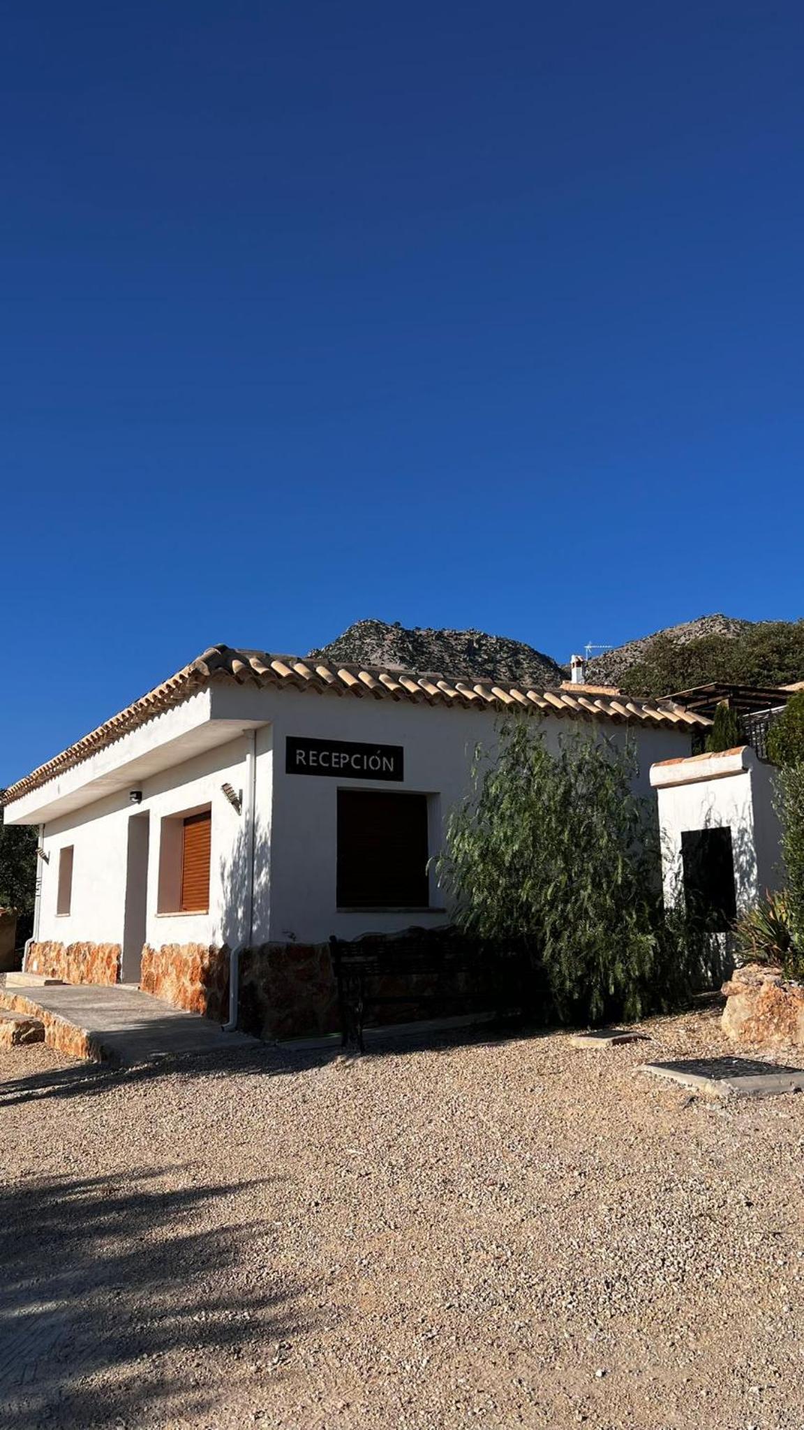 ENTRESIERRAS Apartamentos rurales con chimenea, barbacoa y espacio para eventos