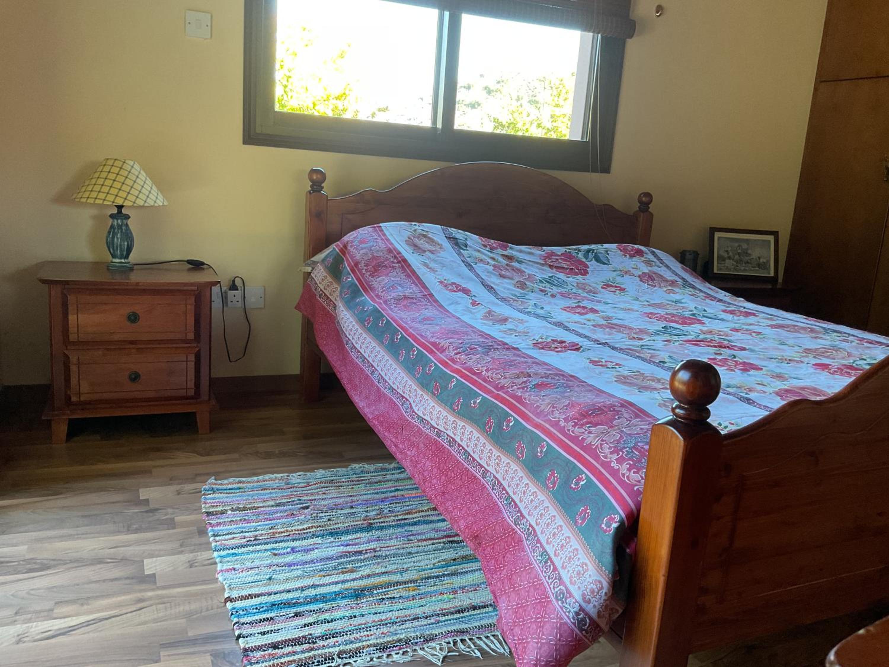 Beautiful 3 Bedr House in Arakapas with fireplace