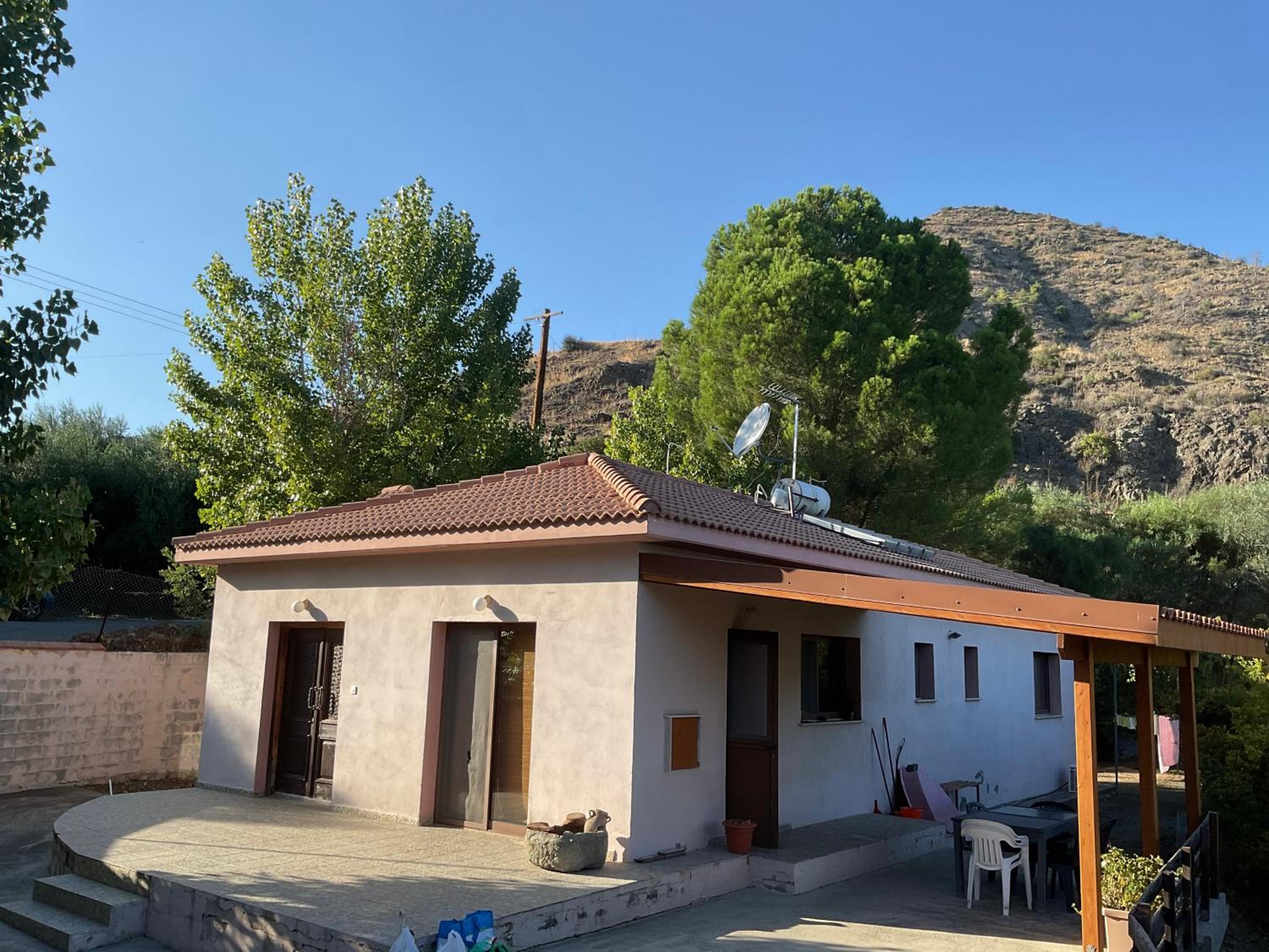 Beautiful 3 Bedr House in Arakapas with fireplace