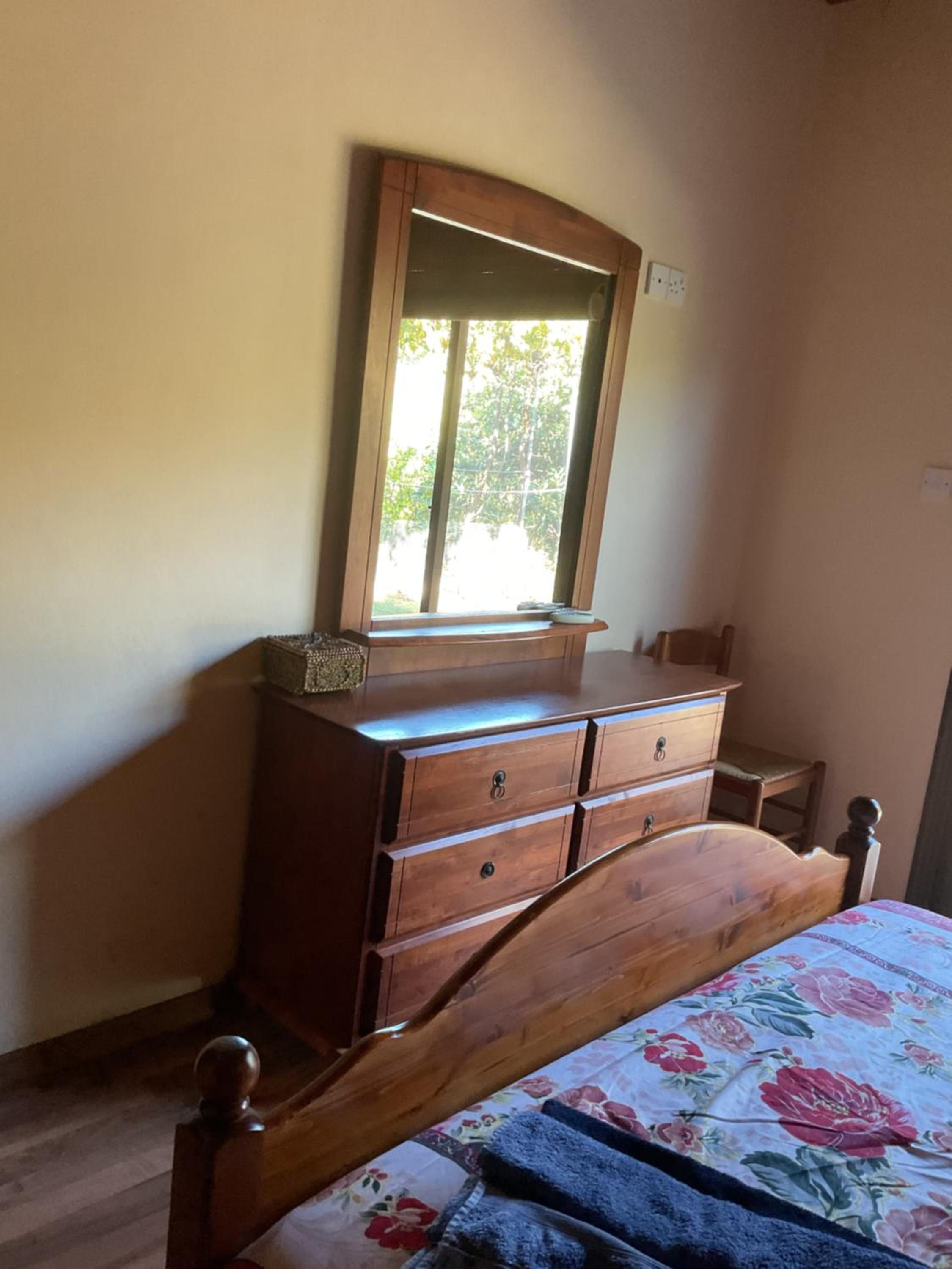 Beautiful 3 Bedr House in Arakapas with fireplace