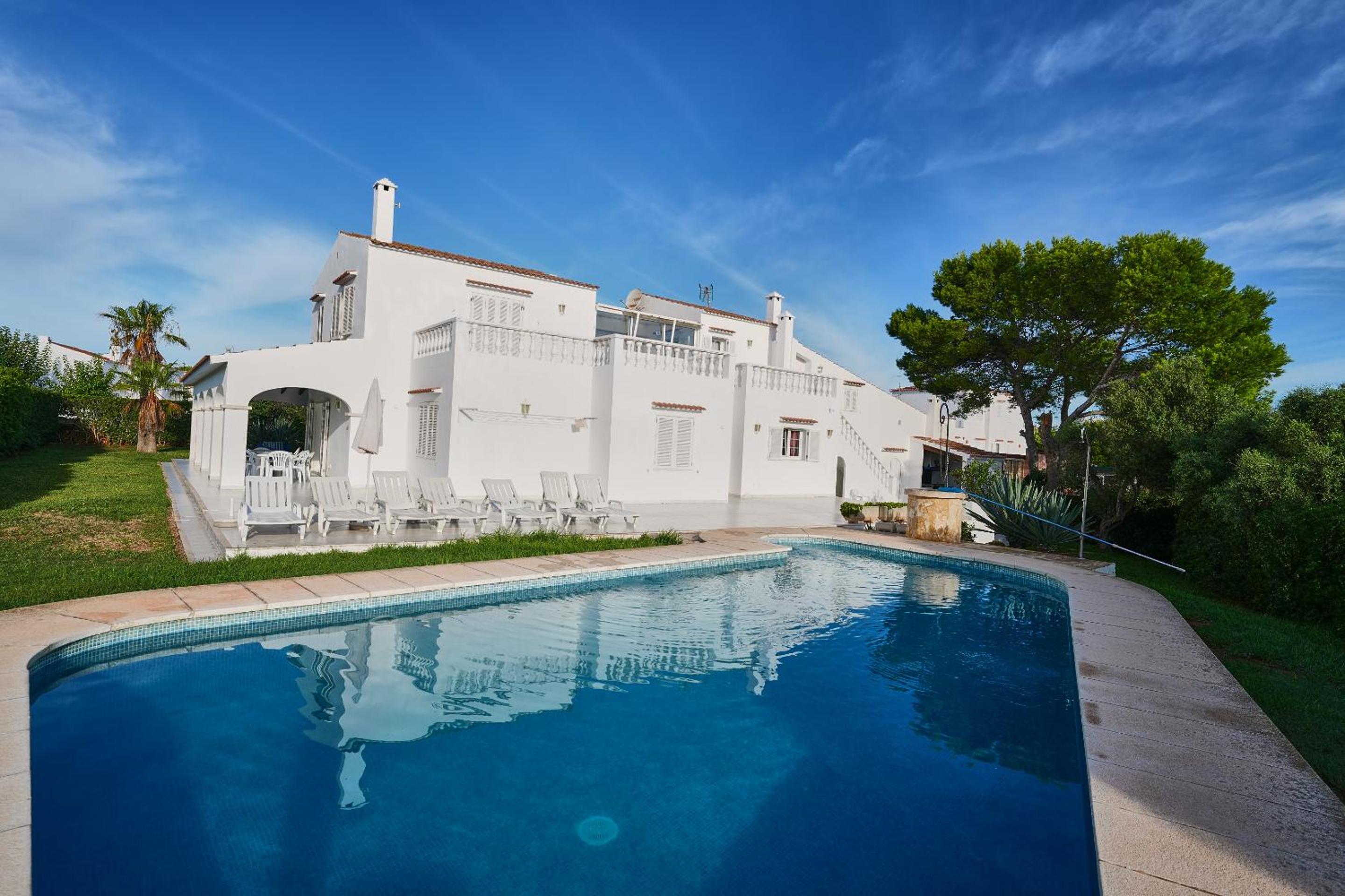 Villa Savanna Spacious villa with private pool near the beach