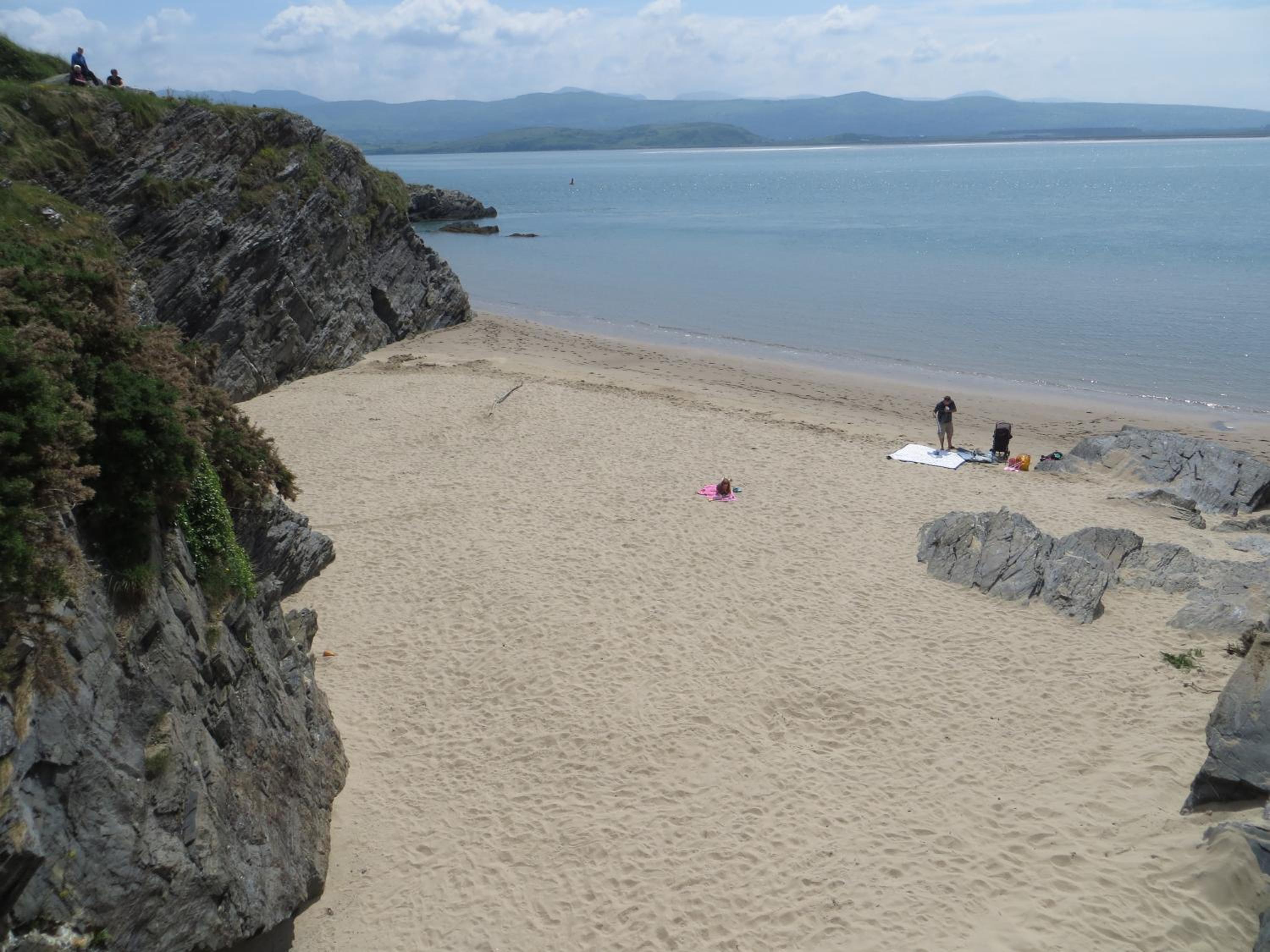Bryn Gwyn, Sleeps 8, Sea Views, Borth y Gest view 5