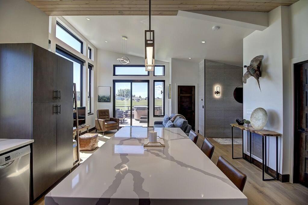 Modern Wintercrest Oasis view 2