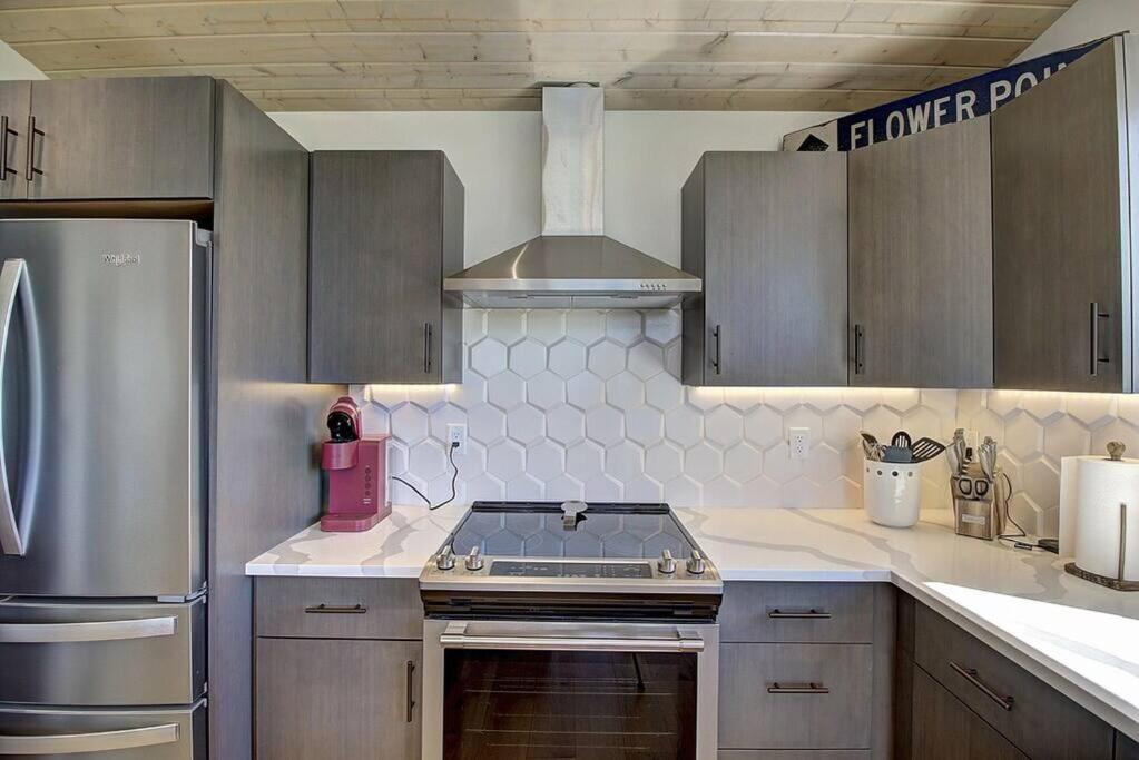 Modern Wintercrest Oasis view 3